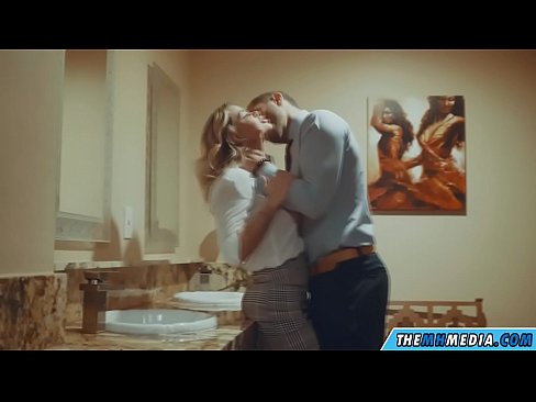 ❤️ Rehefa mamitaka anao ao amin'ny trano fidiovana ho an'ny besinimaro ny blonde be busty ❤ Fomba vetaveta mahafinaritra amin'ny mg.xxxshake.ru ❌️❤